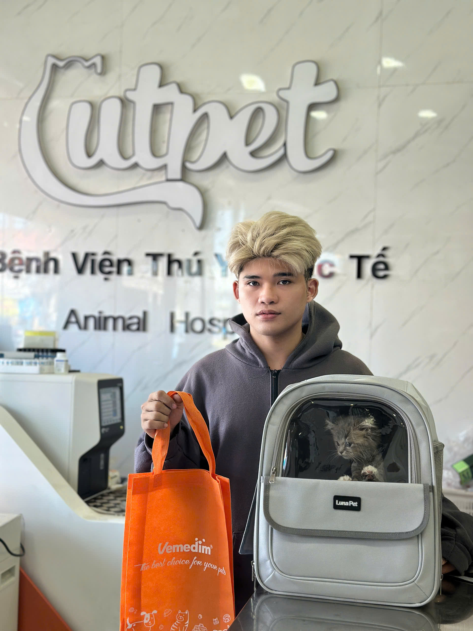 z7657659852887_c88619fc542f49ddbd3443237f5d41b9